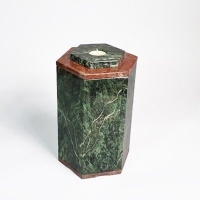 Урна шестигранник из змеевика и креноида