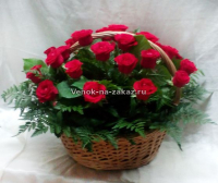 Корзина из 30 красных роз "Роза-2", красный+белый
