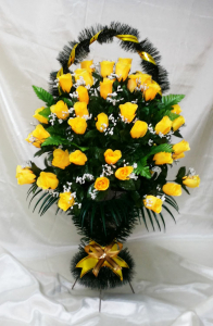Корзина ритуальная из желтых роз "Классика-2"